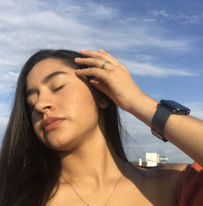 Meet your Posher, Laura angelica